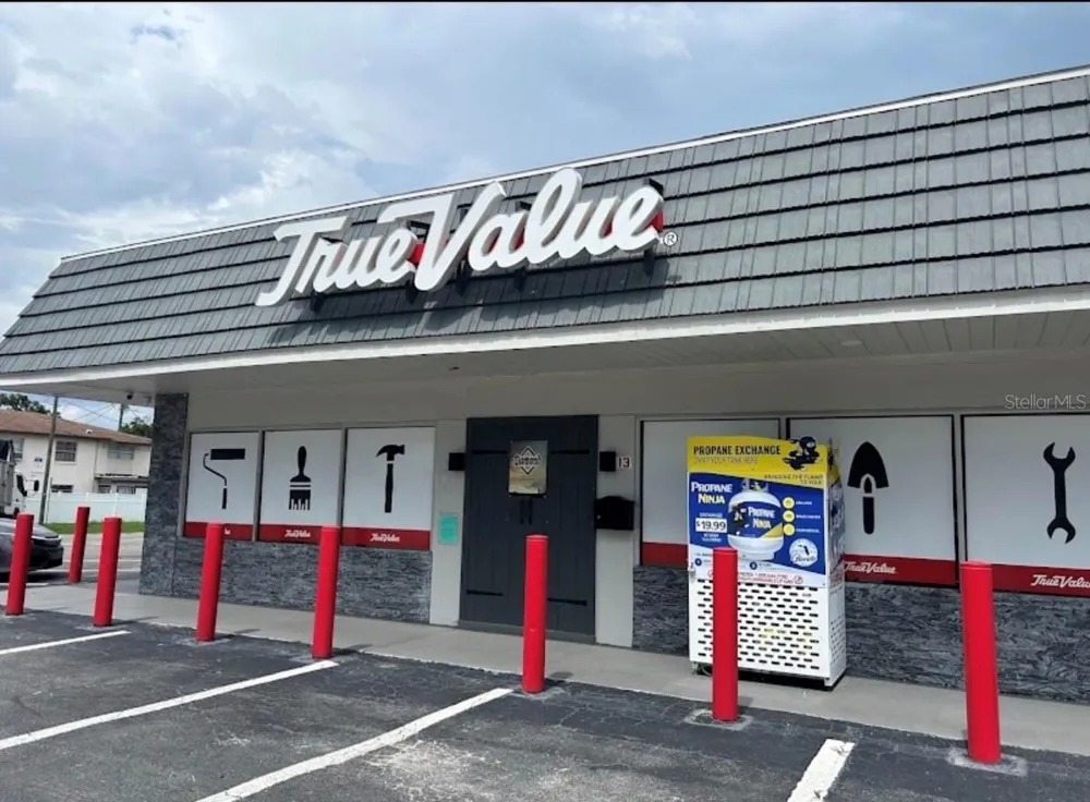 9513 NEBRASKA AVENUE Tampa, FL 33612