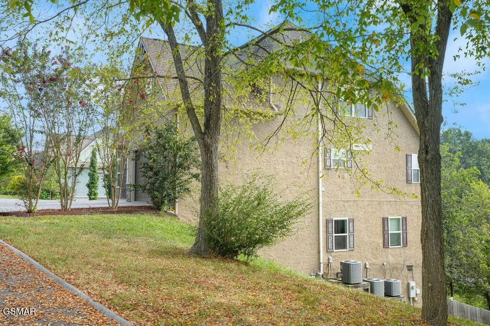 1202 Foxwood Drive Sevierville, TN 37862