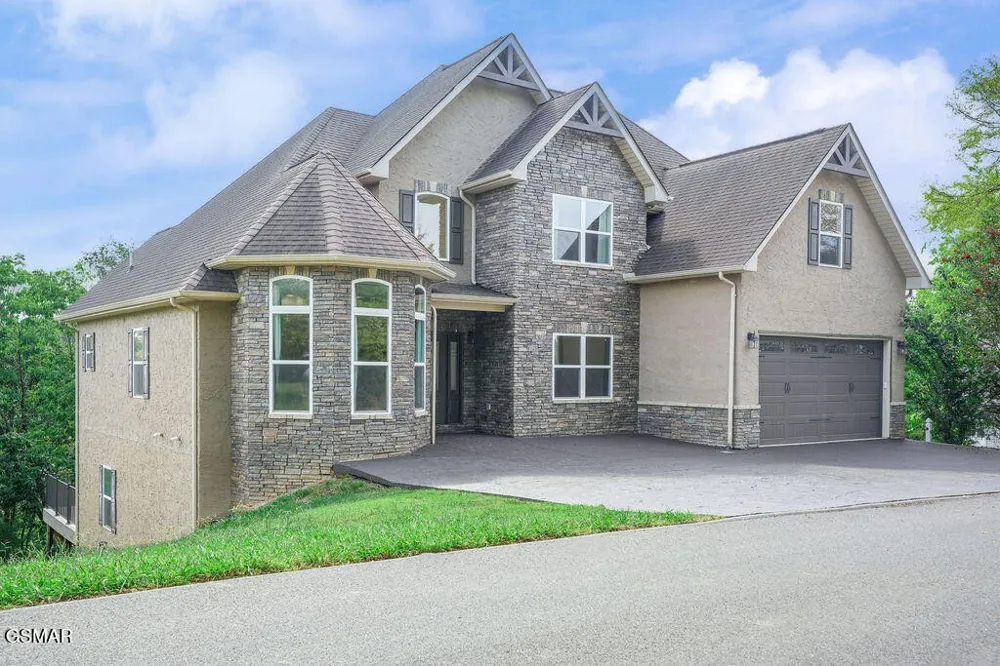 1202 Foxwood Drive Sevierville, TN 37862