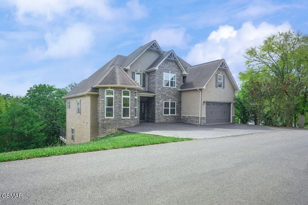 1202 Foxwood Drive Sevierville, TN 37862