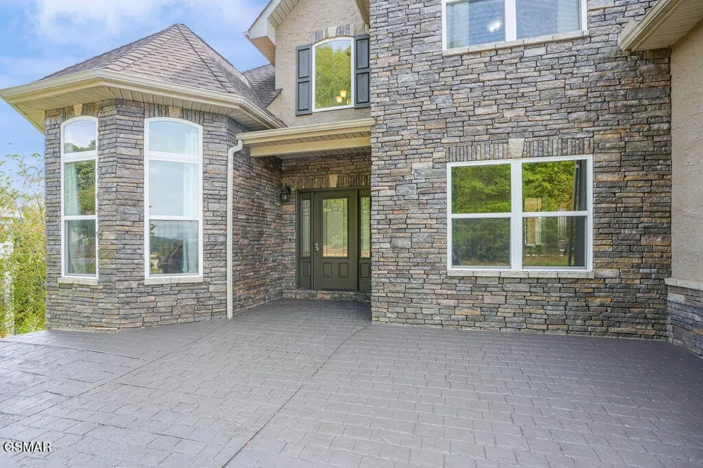 1202 Foxwood Drive Sevierville, TN 37862