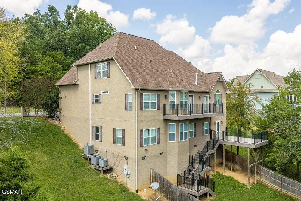 1202 Foxwood Drive Sevierville, TN 37862