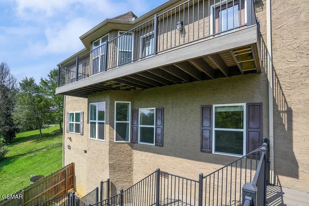1202 Foxwood Drive Sevierville, TN 37862