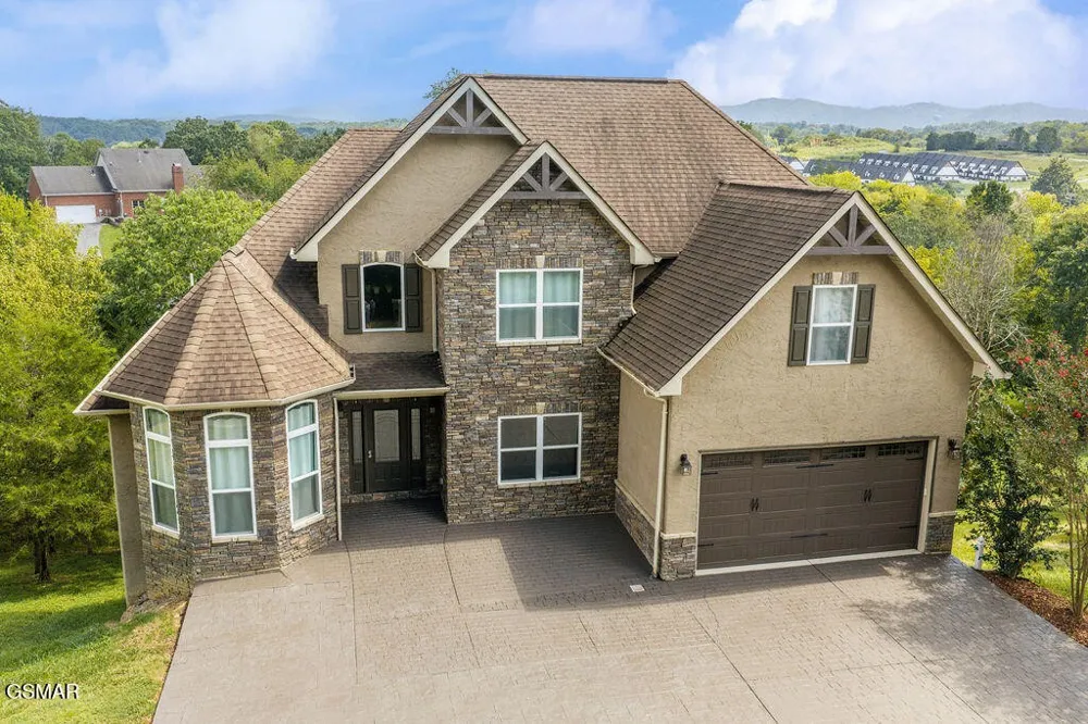 1202 Foxwood Drive Sevierville, TN 37862
