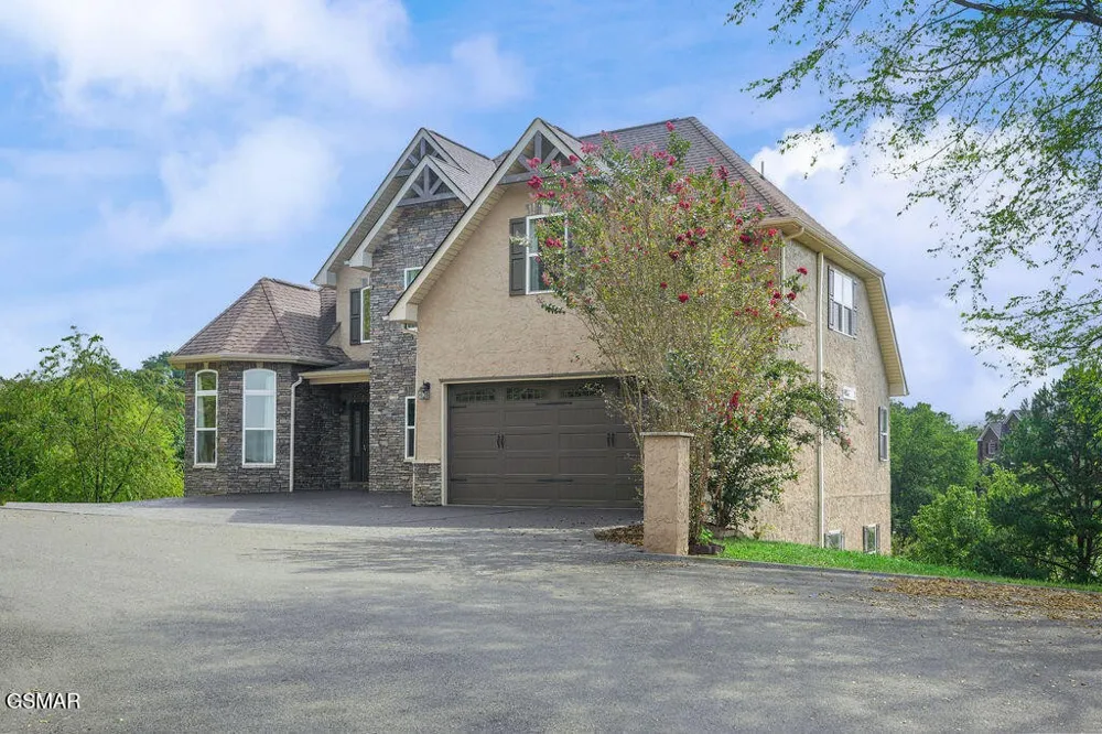1202 Foxwood Drive Sevierville, TN 37862