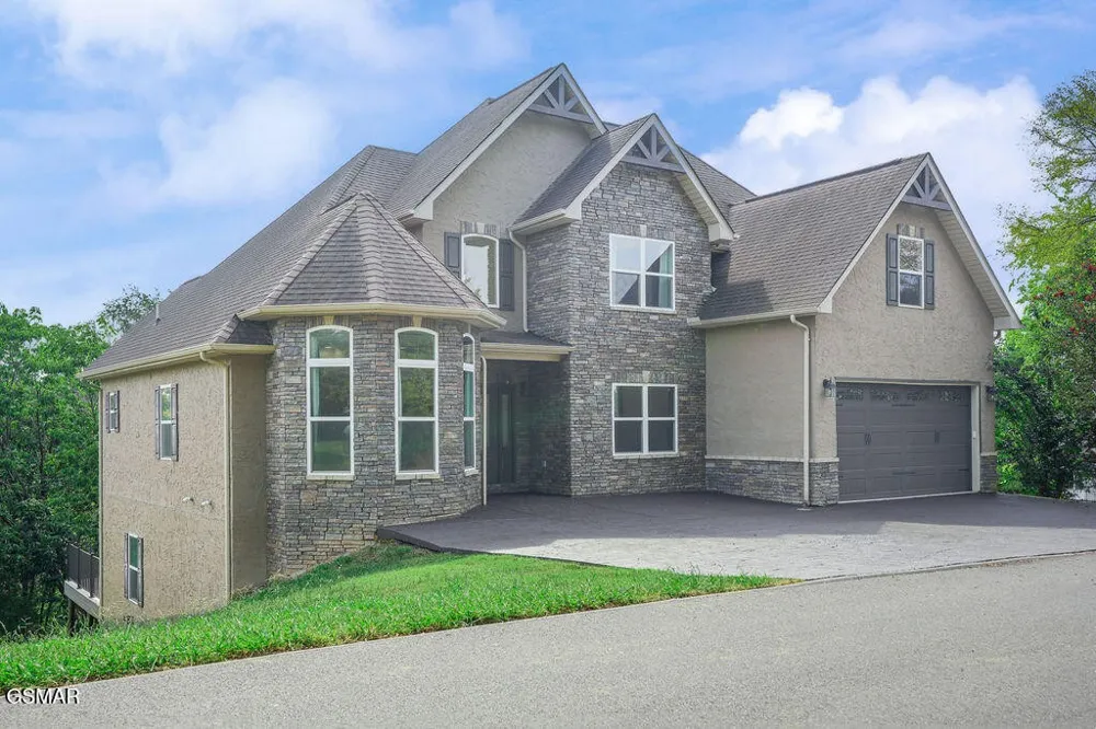 1202 Foxwood Drive Sevierville, TN 37862