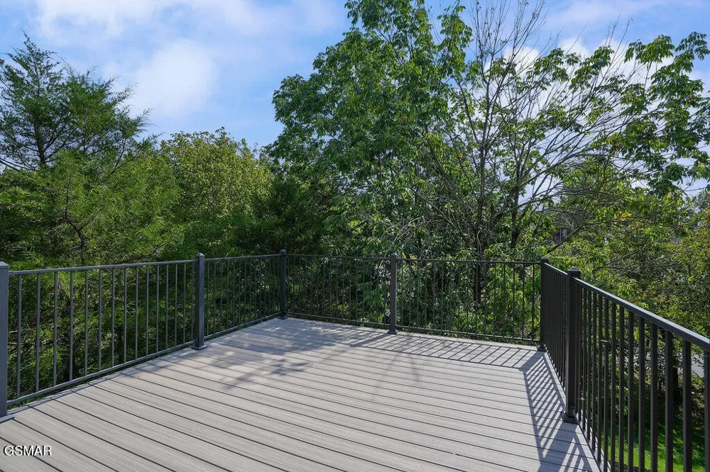 1202 Foxwood Drive Sevierville, TN 37862