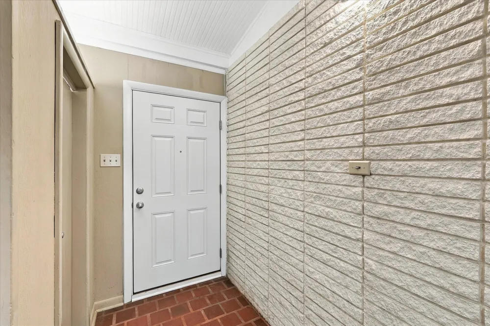 800 Briarwood Boulevard Arlington, TX 76013