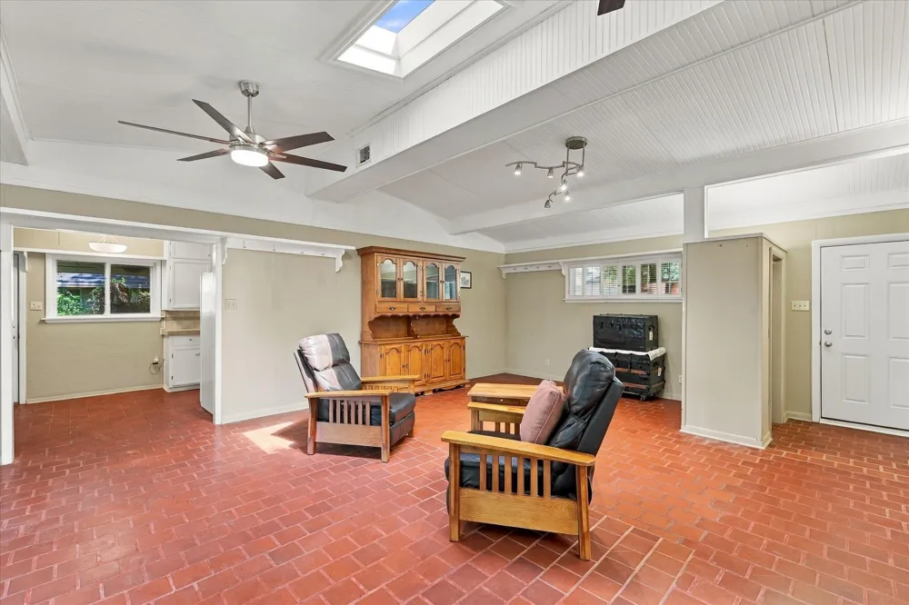 800 Briarwood Boulevard Arlington, TX 76013