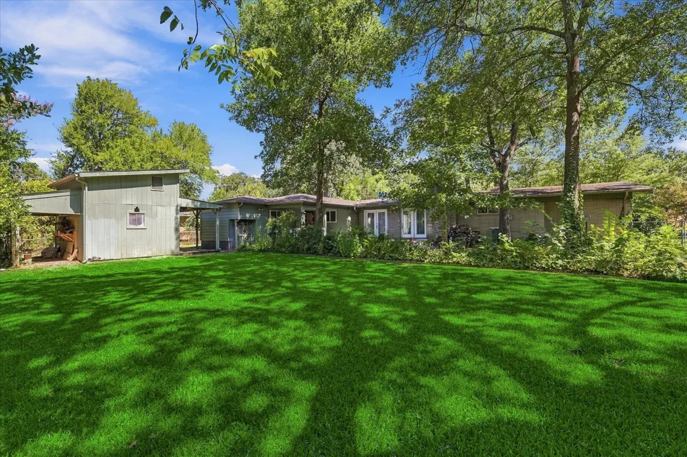 800 Briarwood Boulevard Arlington, TX 76013
