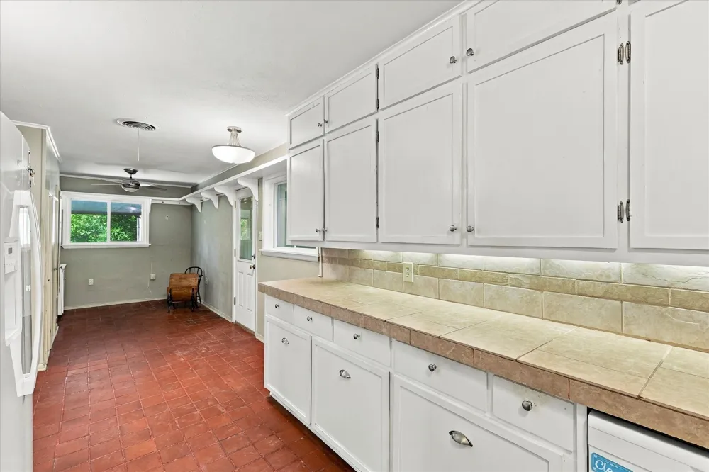 800 Briarwood Boulevard Arlington, TX 76013