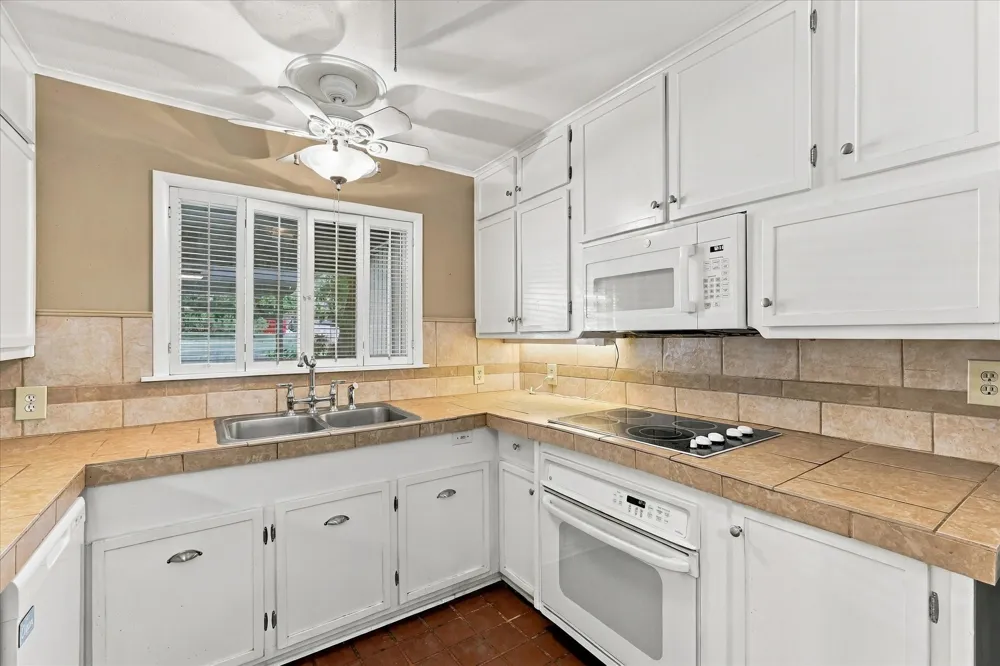 800 Briarwood Boulevard Arlington, TX 76013