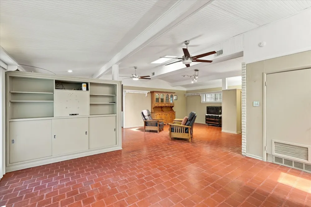 800 Briarwood Boulevard Arlington, TX 76013