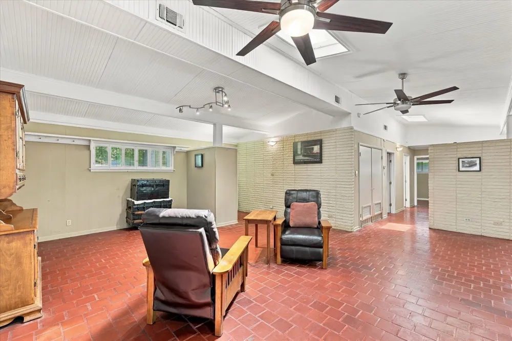 800 Briarwood Boulevard Arlington, TX 76013