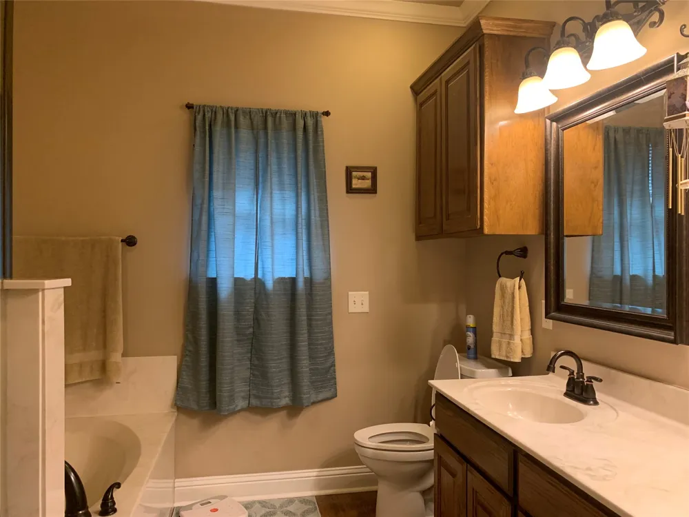 150 Pine Needle Glen Holly Lake Ranch, TX 75765