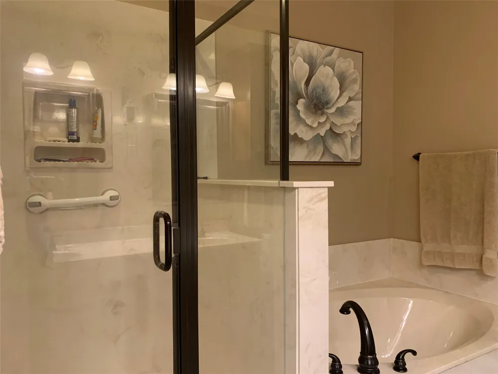 150 Pine Needle Glen Holly Lake Ranch, TX 75765