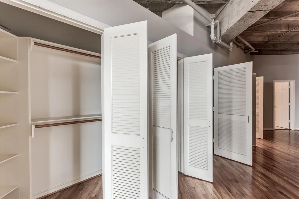 201 Main Street #6G Houston, TX 77002