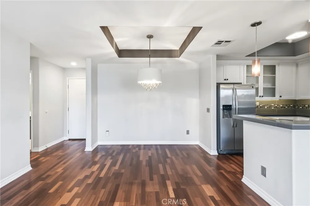 4455 Hazeltine Avenue #208 Sherman Oaks, CA 91423