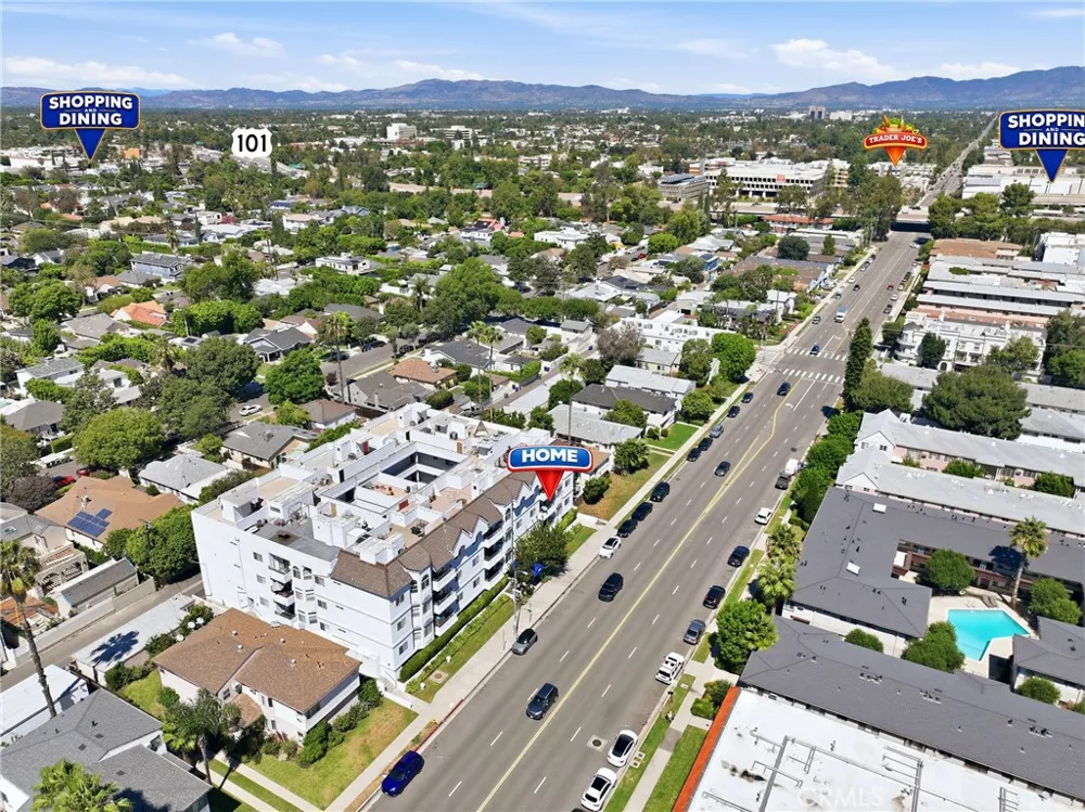 4455 Hazeltine Avenue #208 Sherman Oaks, CA 91423