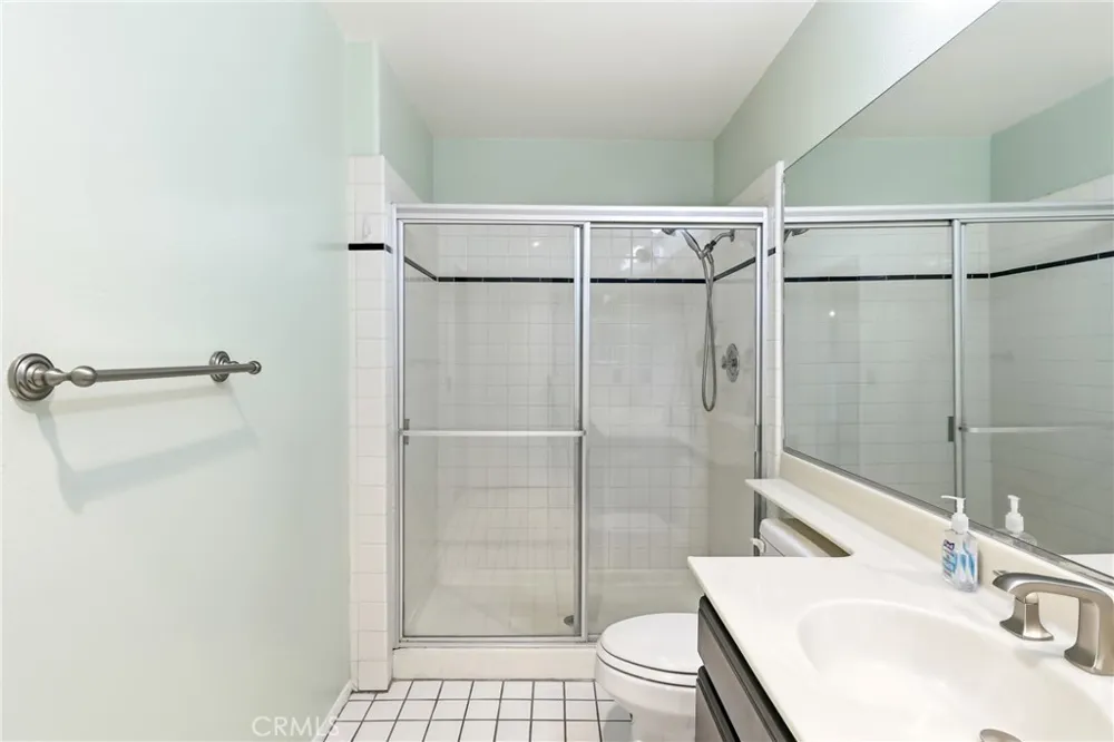 4455 Hazeltine Avenue #208 Sherman Oaks, CA 91423
