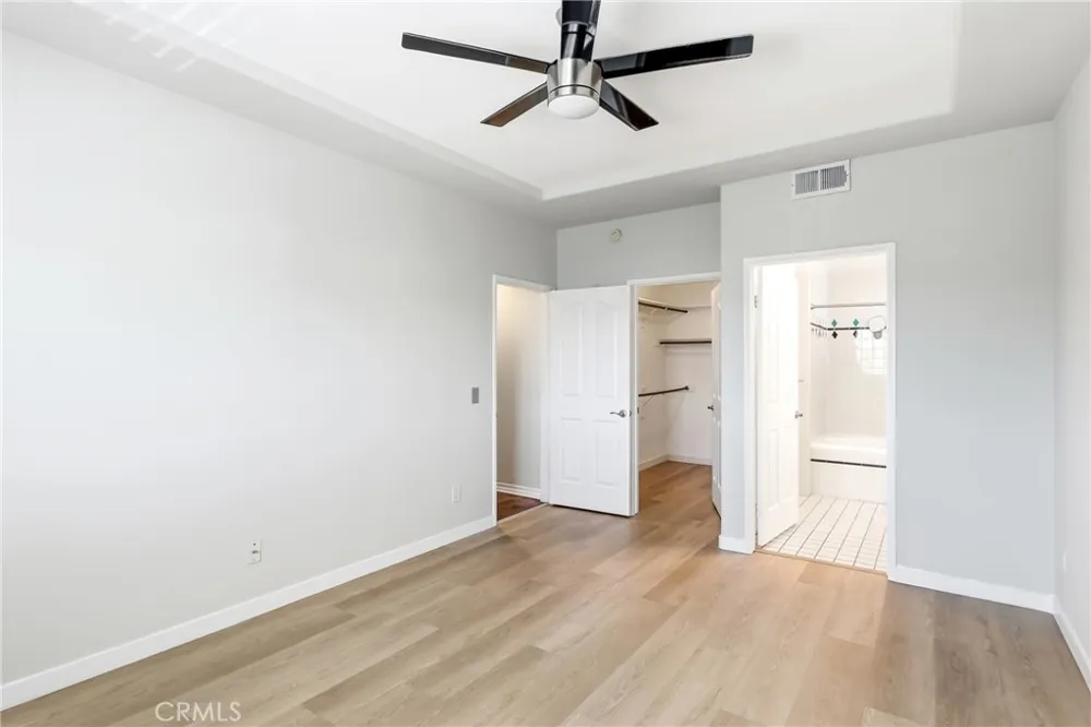 4455 Hazeltine Avenue #208 Sherman Oaks, CA 91423