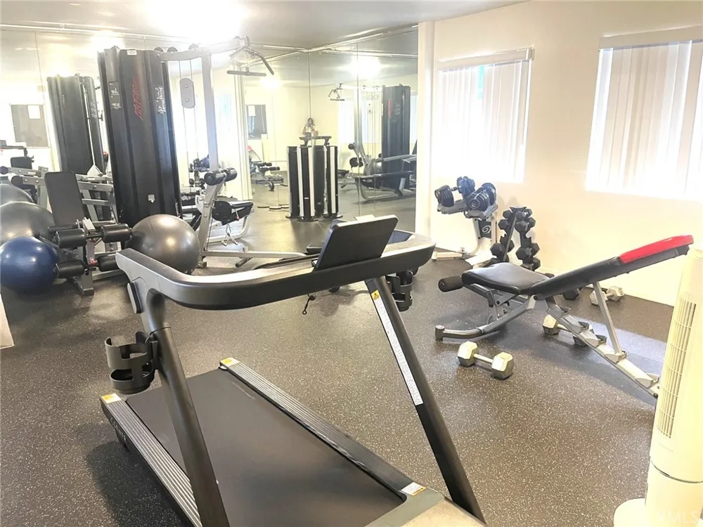 4455 Hazeltine Avenue #208 Sherman Oaks, CA 91423