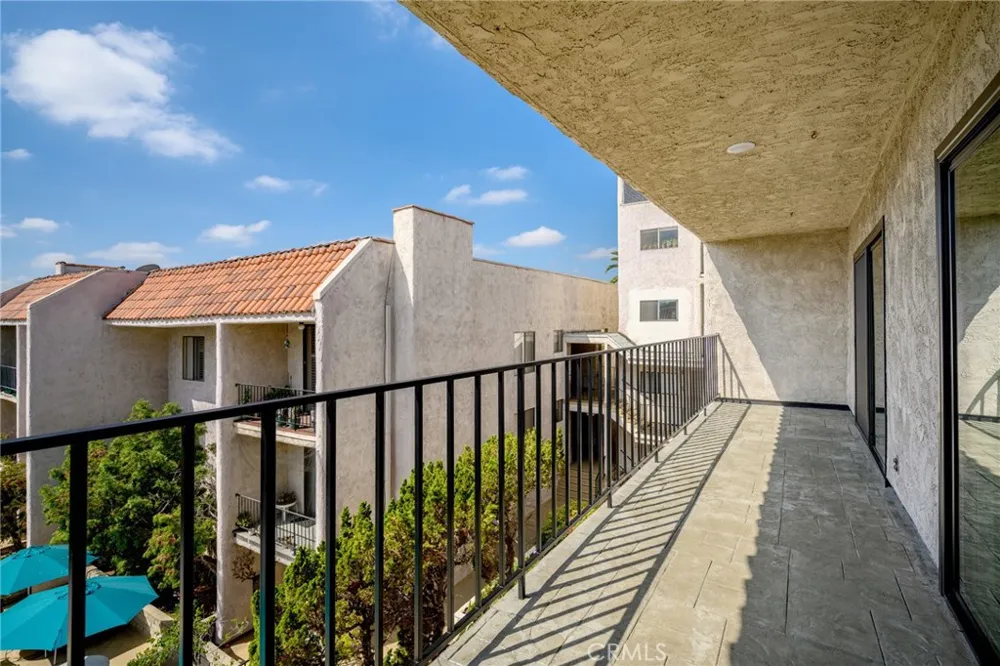 1401 Valley View Road #329 Glendale, CA 91202