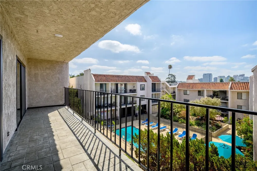 1401 Valley View Road #329 Glendale, CA 91202