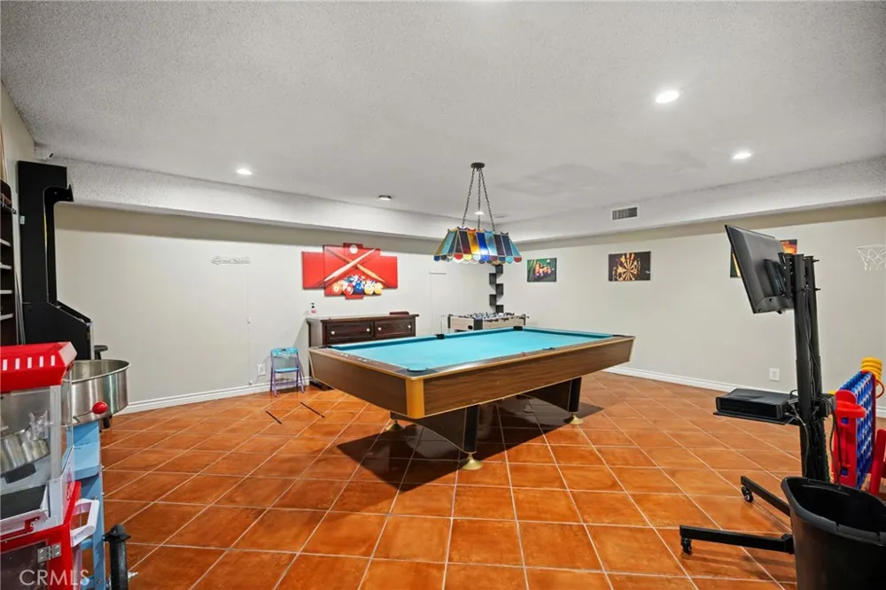 1401 Valley View Road #329 Glendale, CA 91202