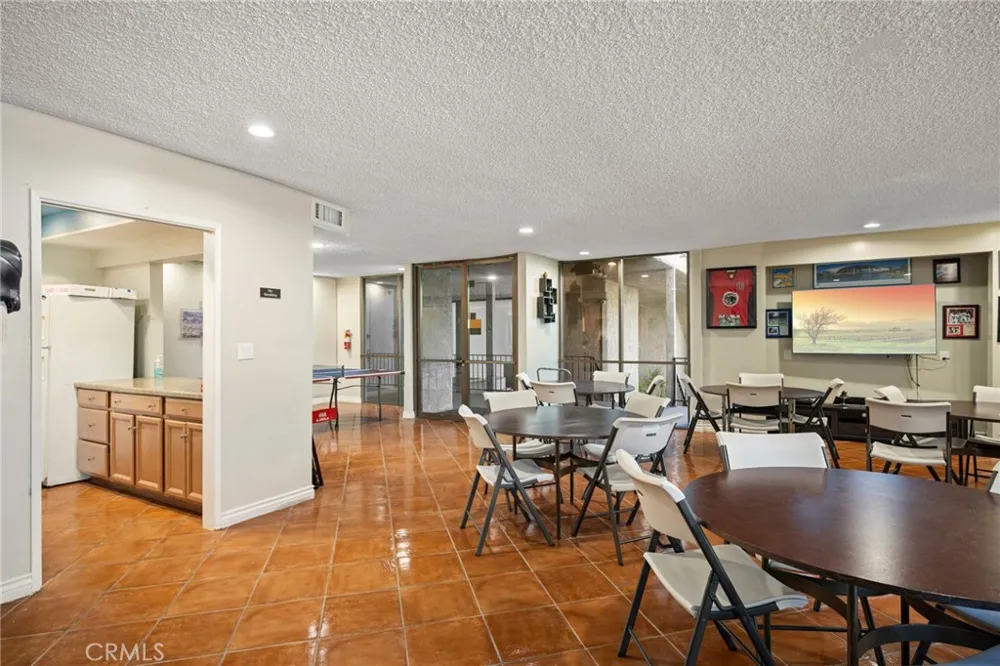 1401 Valley View Road #329 Glendale, CA 91202