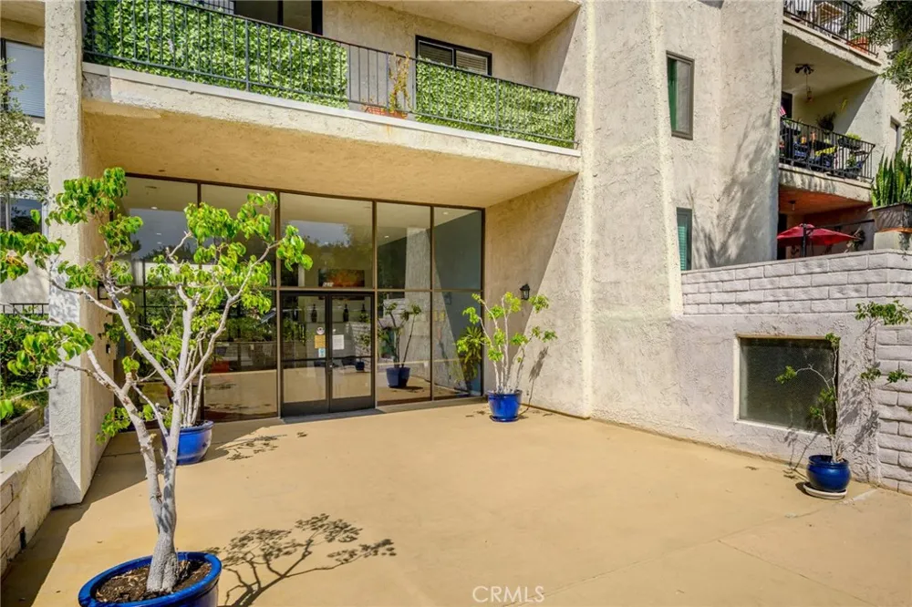 1401 Valley View Road #329 Glendale, CA 91202