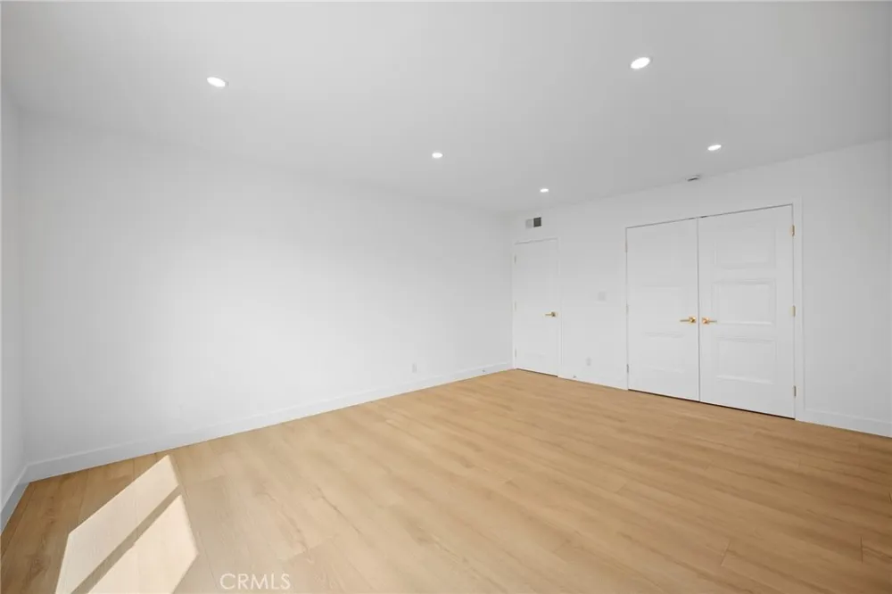 1401 Valley View Road #329 Glendale, CA 91202