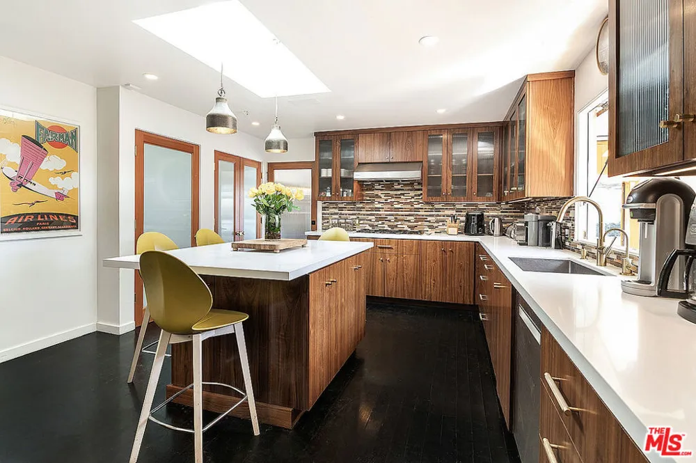 8405 Edwin Drive Los Angeles, CA 90046