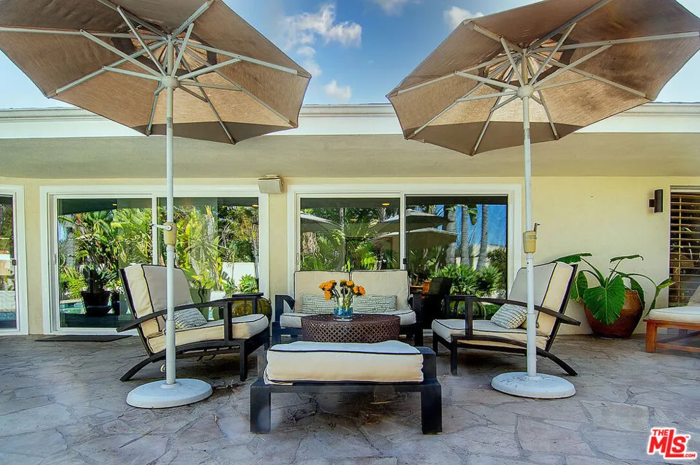 8405 Edwin Drive Los Angeles, CA 90046