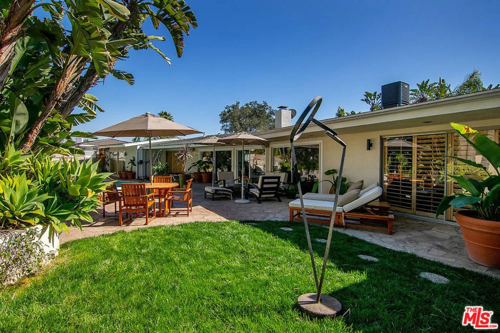 8405 Edwin Drive Los Angeles, CA 90046