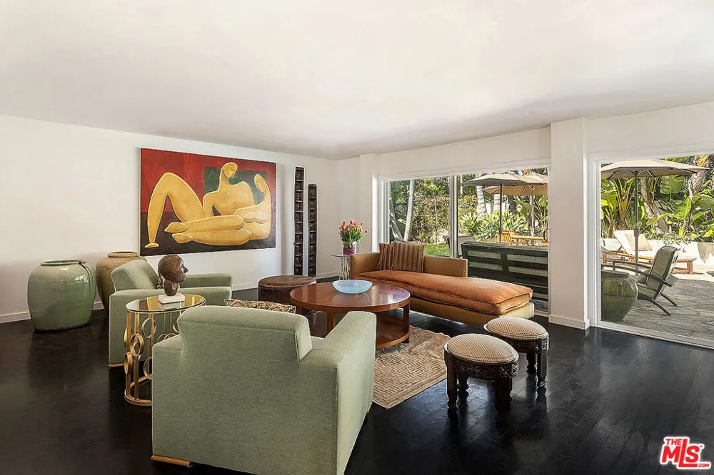 8405 Edwin Drive Los Angeles, CA 90046
