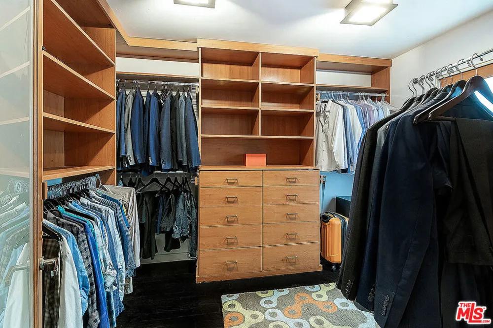 8405 Edwin Drive Los Angeles, CA 90046