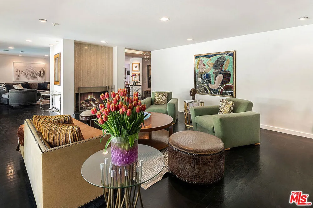 8405 Edwin Drive Los Angeles, CA 90046
