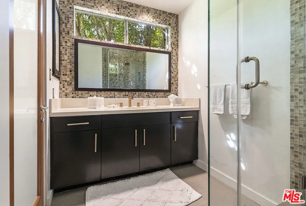8405 Edwin Drive Los Angeles, CA 90046