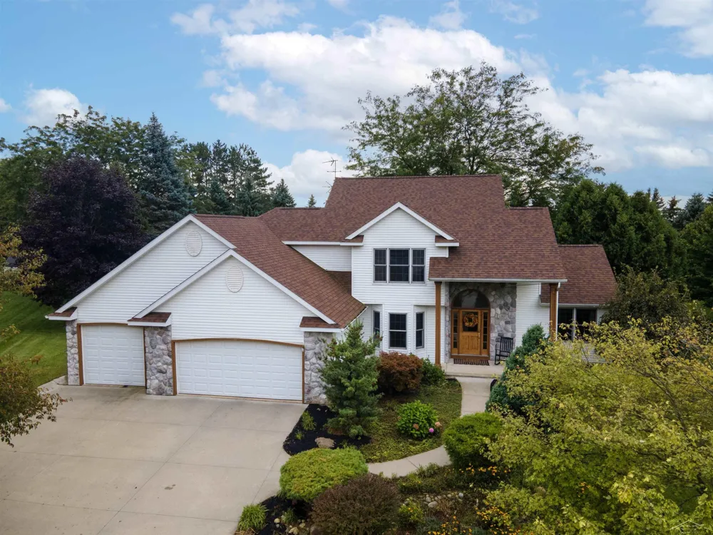 12837 Whisper Ridge Drive Tittabawassee Township, MI 48623