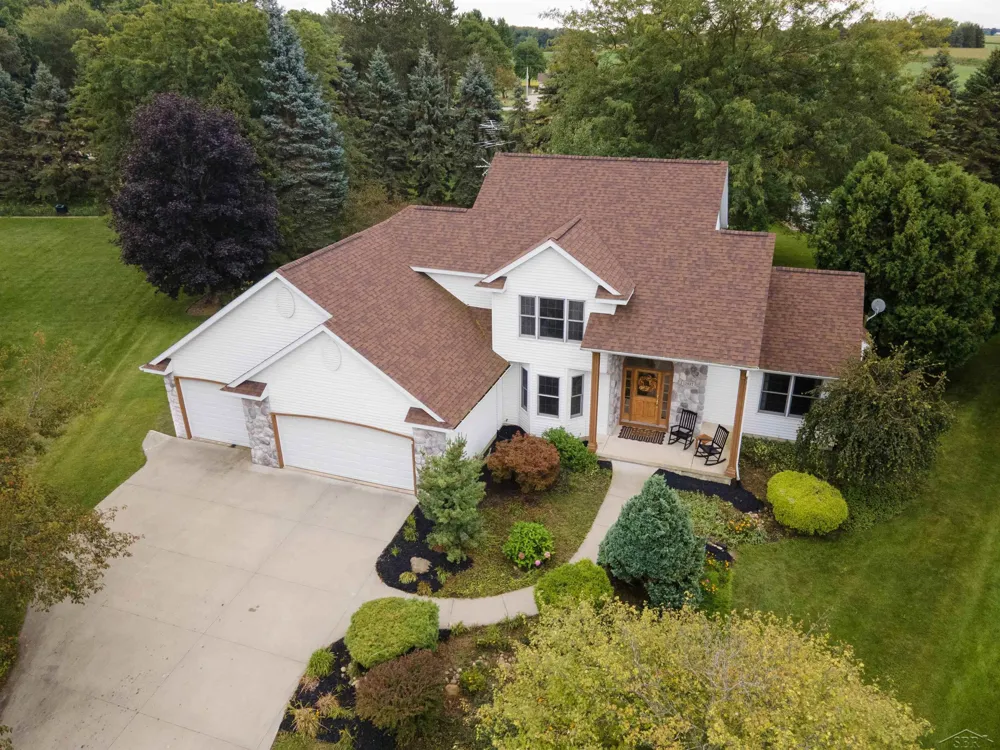 12837 Whisper Ridge Drive Tittabawassee Township, MI 48623