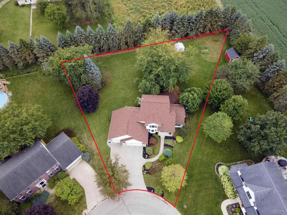 12837 Whisper Ridge Drive Tittabawassee Township, MI 48623
