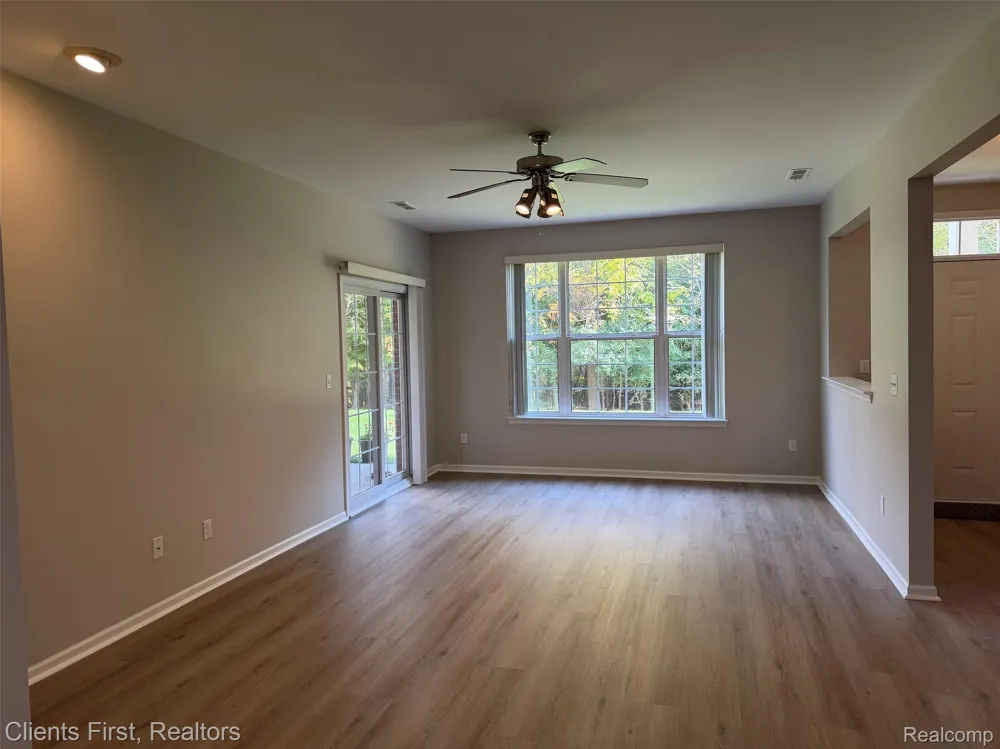 16040 Morningside Northville City, MI 48168
