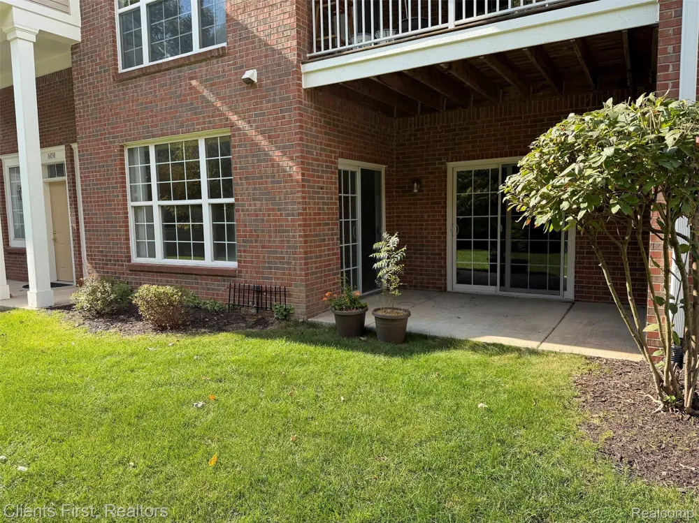 16040 Morningside Northville City, MI 48168