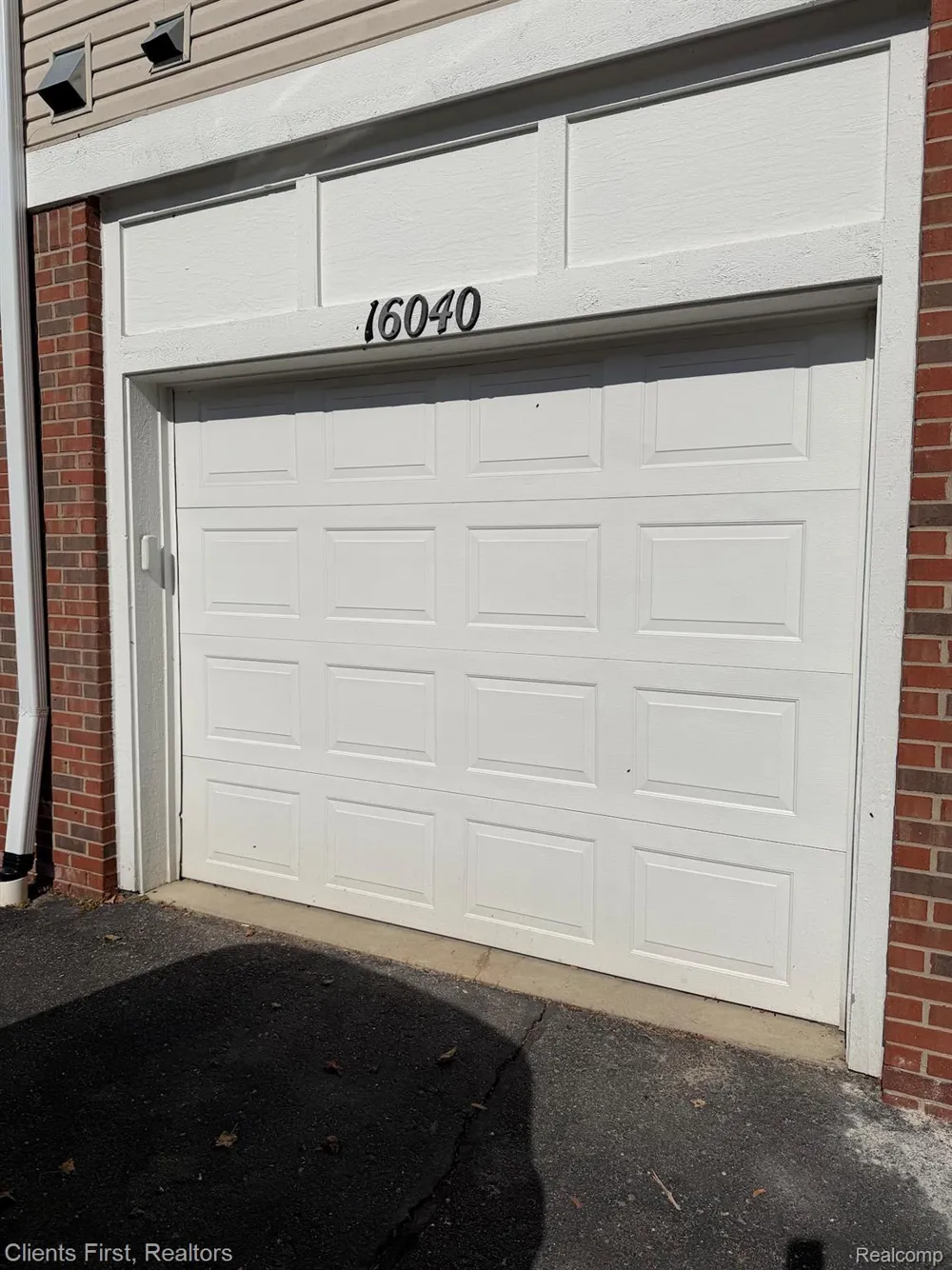 16040 Morningside Northville City, MI 48168