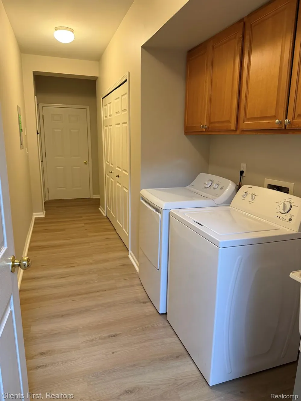 16040 Morningside Northville City, MI 48168