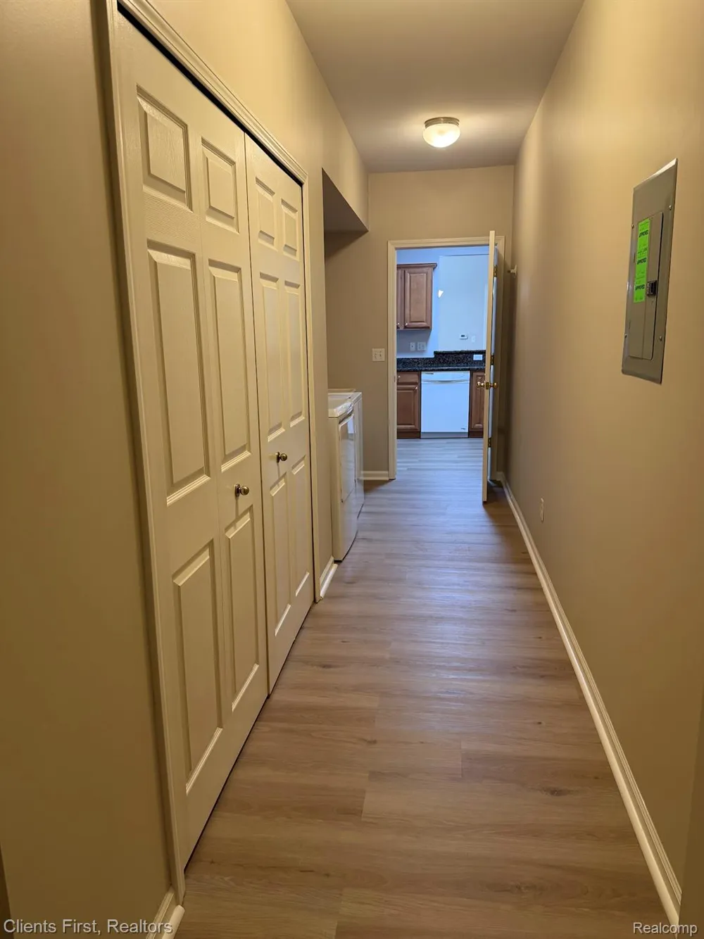 16040 Morningside Northville City, MI 48168