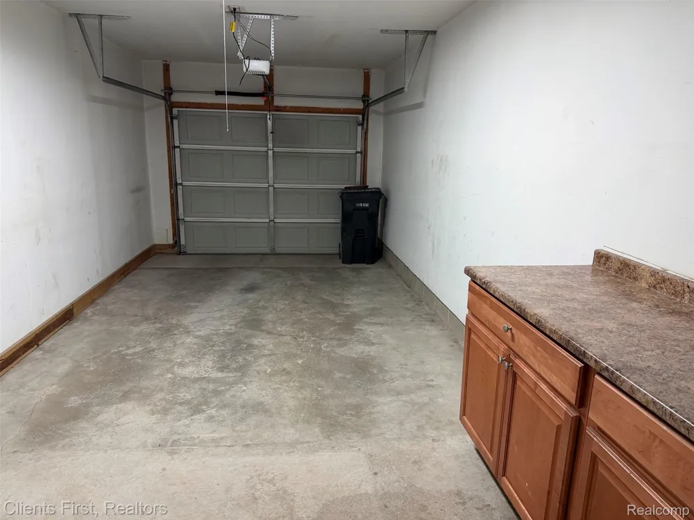 16040 Morningside Northville City, MI 48168
