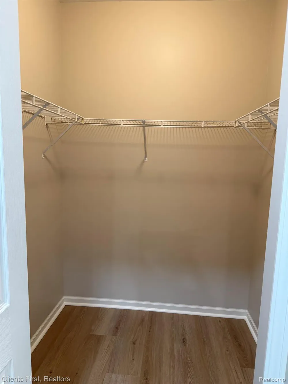 16040 Morningside Northville City, MI 48168