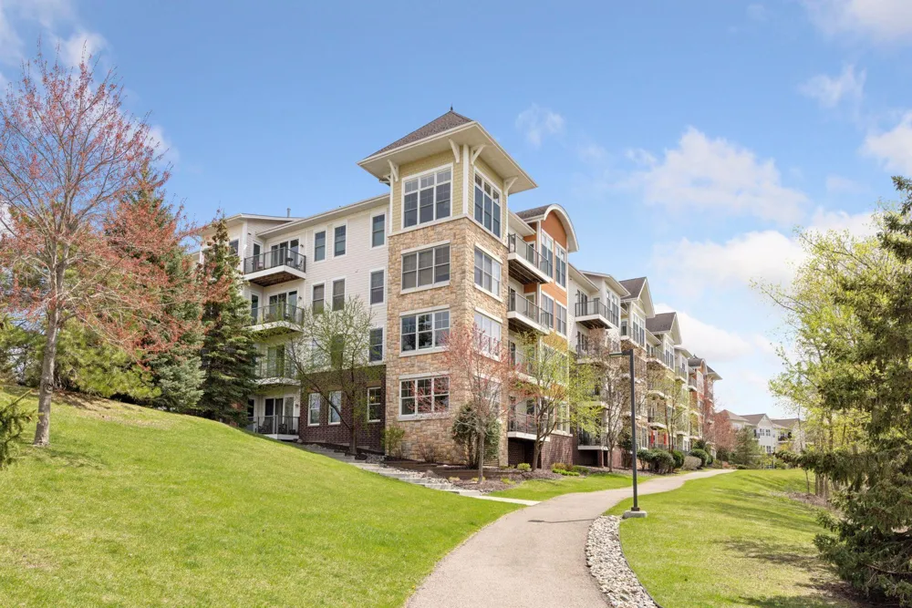 3110 Chestnut Street #211 Chaska, MN 55318